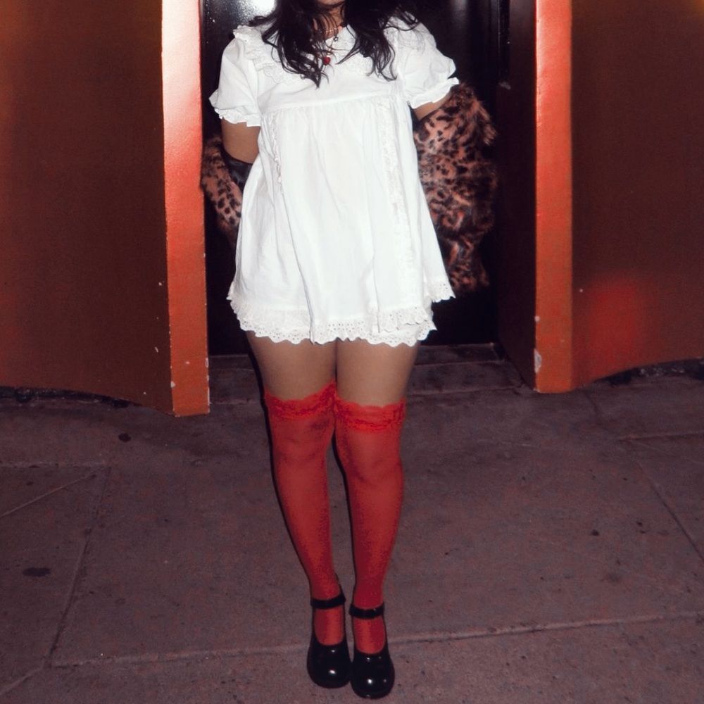 VTG NEW Fredrick’s of Hollywood Red Lace Top Thigh High Stockings Size M